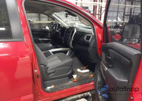 2021 Nissan Titan Sv 4X4 z USA, uszkodzony, nr VIN 1N6AA1ED4MN531291